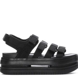 Women’s Nike sandals